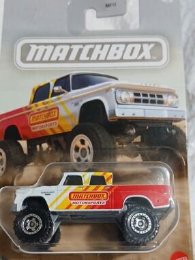 Matchbox 1968 Dodge D200 Red, White & Yellow Truck